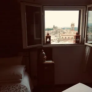 Frühstückspension Casa Tipica Siciliana Patronale Tremetrisoprailcielo Con Vista, Colazione Interna In Terrazzo Panoramico, Caltagirone